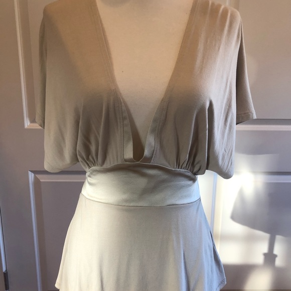 TUFI DUEK top with V front & cutout back - Picture 2 of 8